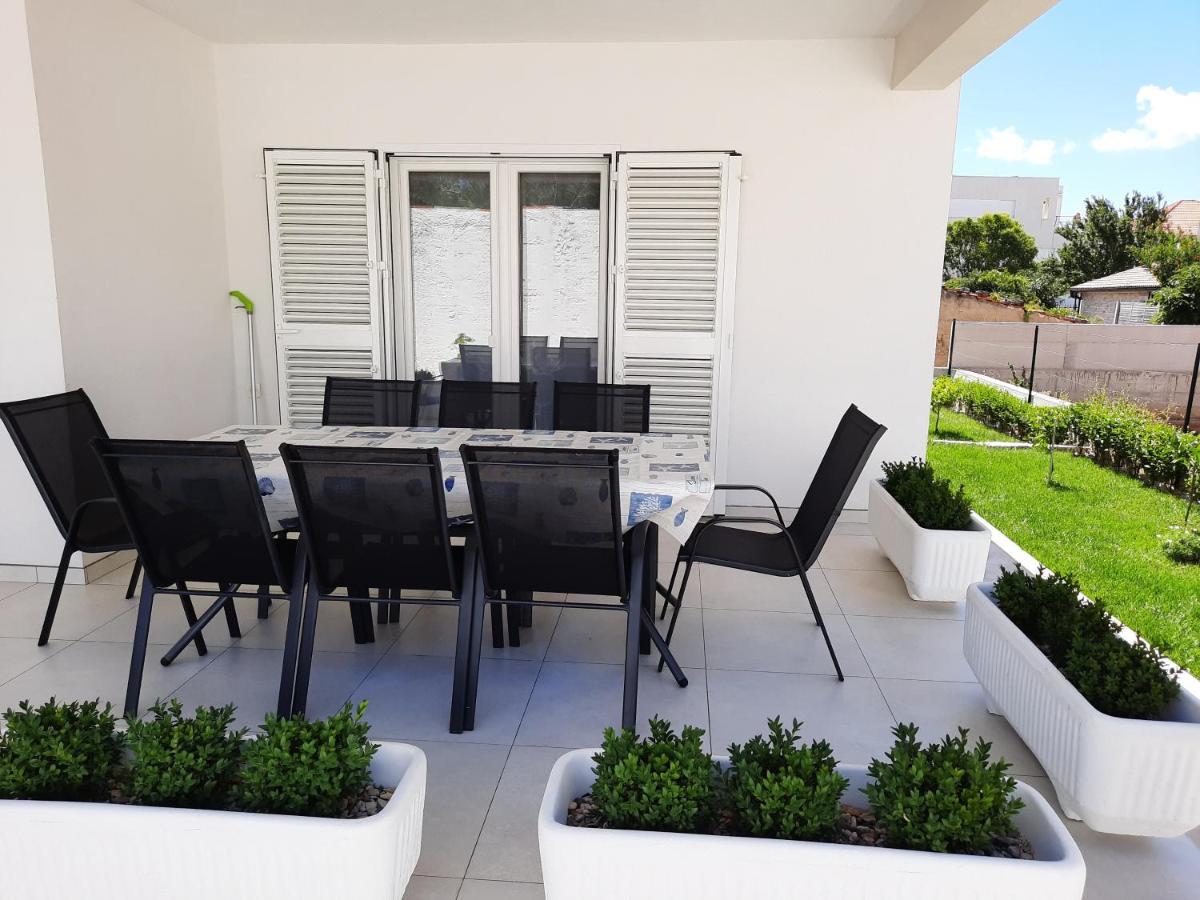 Holiday Home Bajlo Apartment With Three Bedrooms ซาดาร์ ภายนอก รูปภาพ
