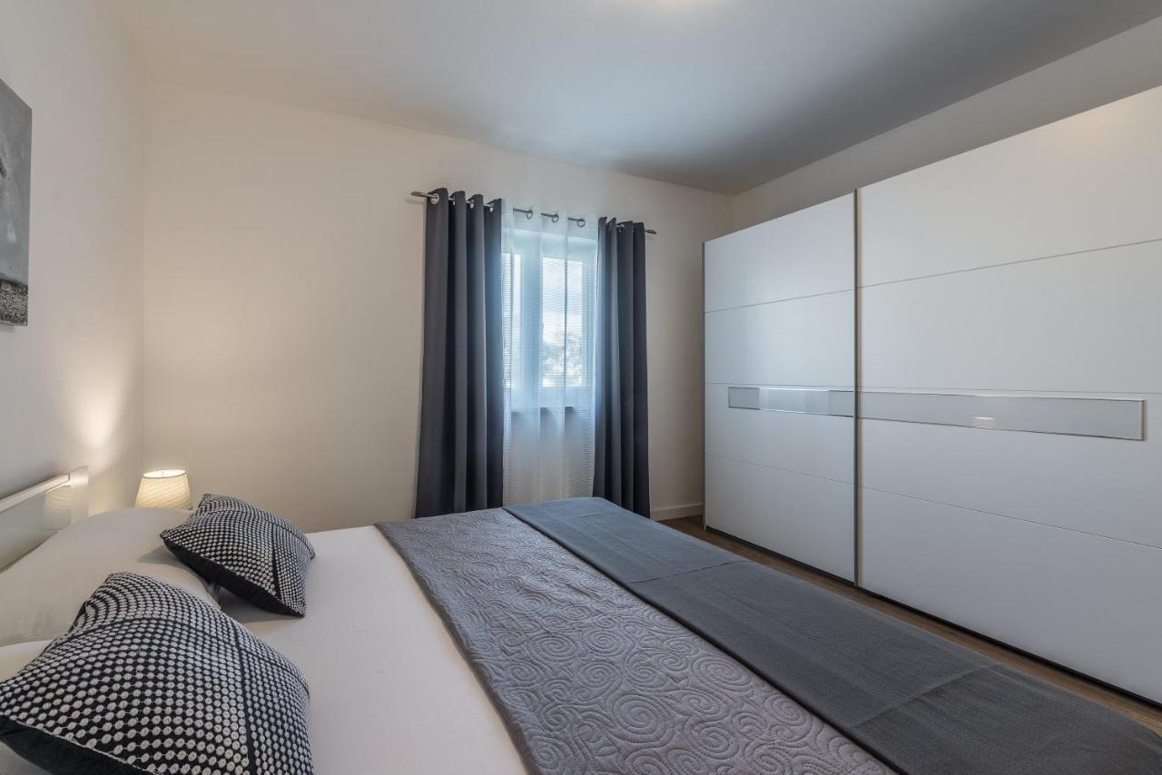 Holiday Home Bajlo Apartment With Three Bedrooms ซาดาร์ ภายนอก รูปภาพ