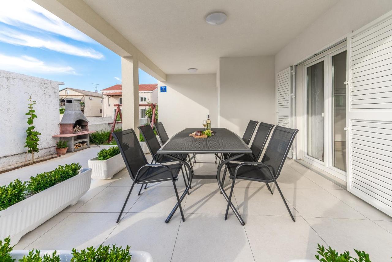 Holiday Home Bajlo Apartment With Three Bedrooms ซาดาร์ ภายนอก รูปภาพ