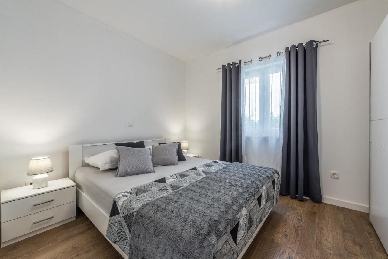 Holiday Home Bajlo Apartment With Three Bedrooms ซาดาร์ ภายนอก รูปภาพ