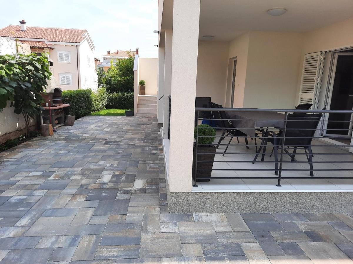 Holiday Home Bajlo Apartment With Three Bedrooms ซาดาร์ ภายนอก รูปภาพ